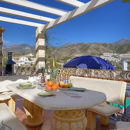 Villa Sleeps 8 With Pool Air Con And Wifi Nerja