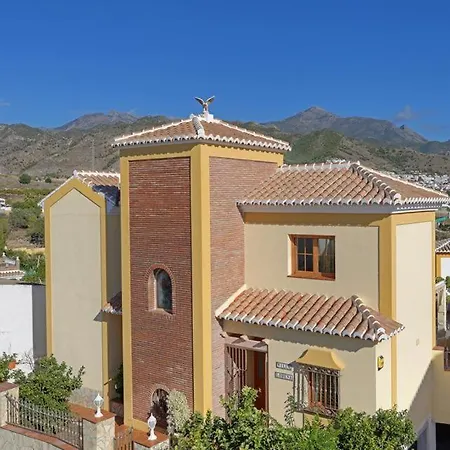 Sleeps 8 With Pool Air Con And Wifi * Nerja