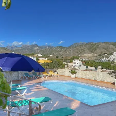 Sleeps 8 With Pool Air Con And Wifi Villa Nerja