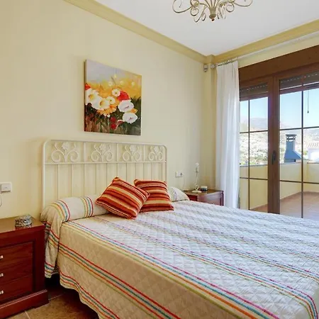 Sleeps 8 With Pool Air Con And Wifi * Nerja