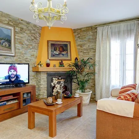 Sleeps 8 With Pool Air Con And Wifi * Nerja